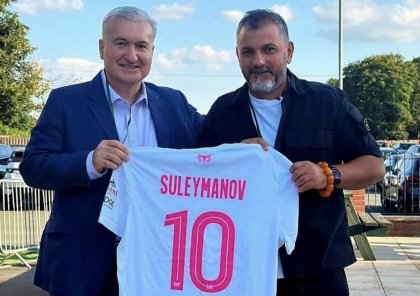 Azərbaycanın Böyük Britaniyadakı səfirinə "Sabah"dan xüsusi hədiyyə
