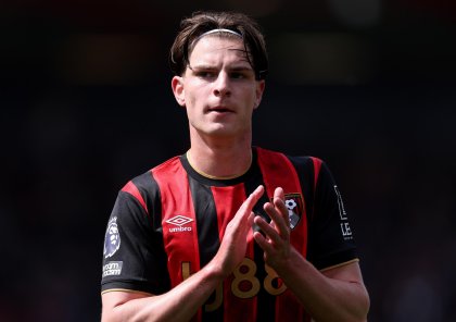 "Çelsi" Aleks Skot transferində israrlıdır