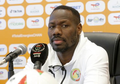 Hökümət keçmiş baş məşqçinin maaşını ödəməkdən imtina etdi