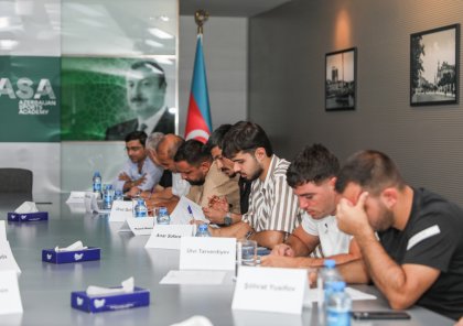 "Qarabağ" məşqçilərin peşəkar inkişafına yönəlmiş yeni təlim proqramına start verdi