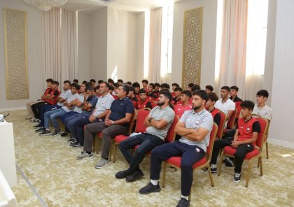 "Qəbələ" Futbol Akademiyasının futbolçuları üçün danışılmış oyunlarla bağlı seminar keçirilib