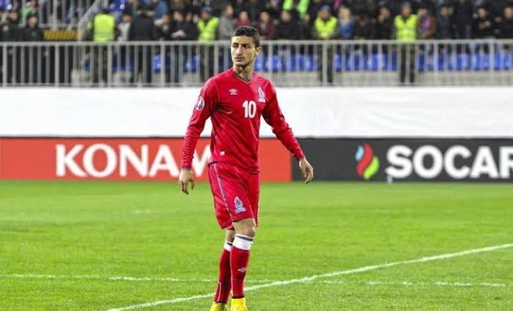 Araz Abdullayev Premyer Liqa klubuna keçdi