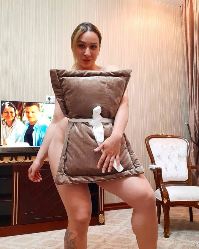 Azərbaycanlı xanım məşqçi çılpaq şəkilini paylaşdı - FOTOLAR