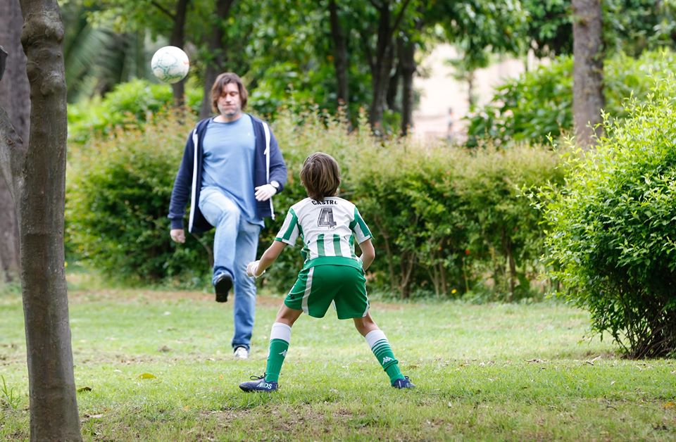 Karantin rejiminin yumşaldılmasını futbol oynamaqla "qeyd etdilər" - FOTOLAR