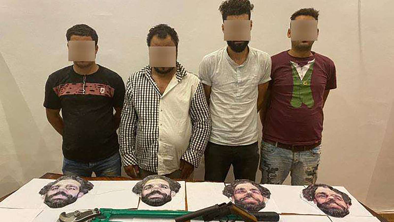 Salahın maskaları ilə oğurluq edən dəstə üzvləri yaxalandılar - FOTO