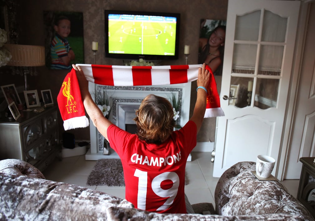"Liverpul" azarkeşləri çempionluğu belə bayram etdilər - FOTOLAR