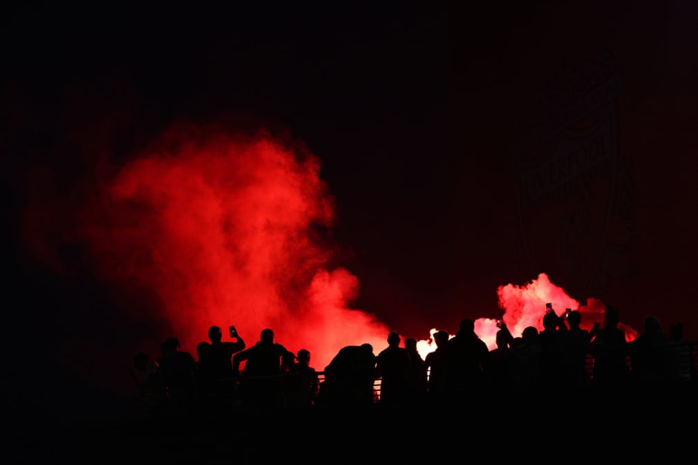 "Liverpul" azarkeşləri çempionluğu belə bayram etdilər - FOTOLAR