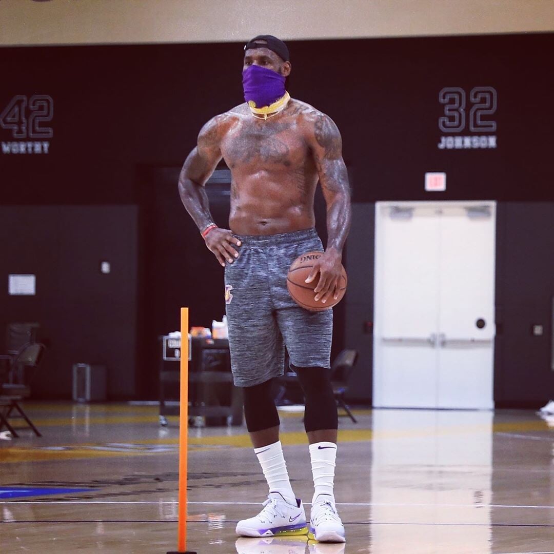Lebron Ceyms belə məşq edir - FOTO