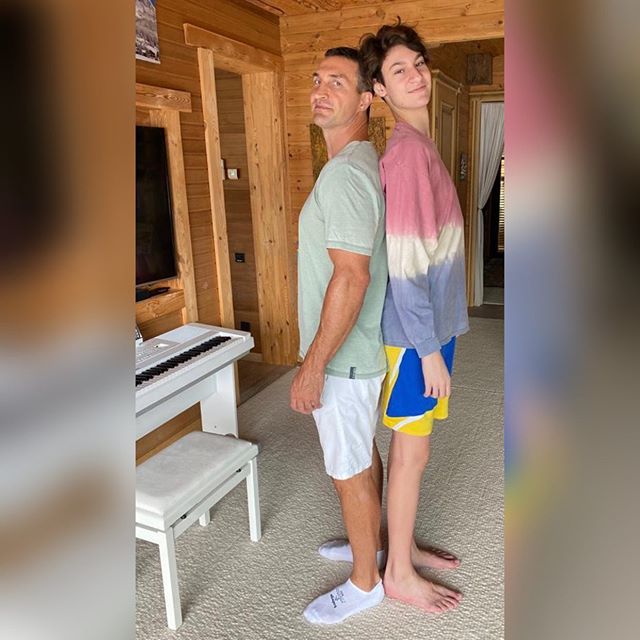 Vitali Kliçkonun 15 yaşlı oğlu 198 sm. boya malik Vladimirdən uzundu - FOTO