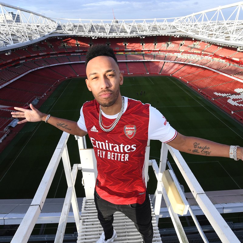 "Arsenal" yeni formasını təqdim etdi - FOTOLAR