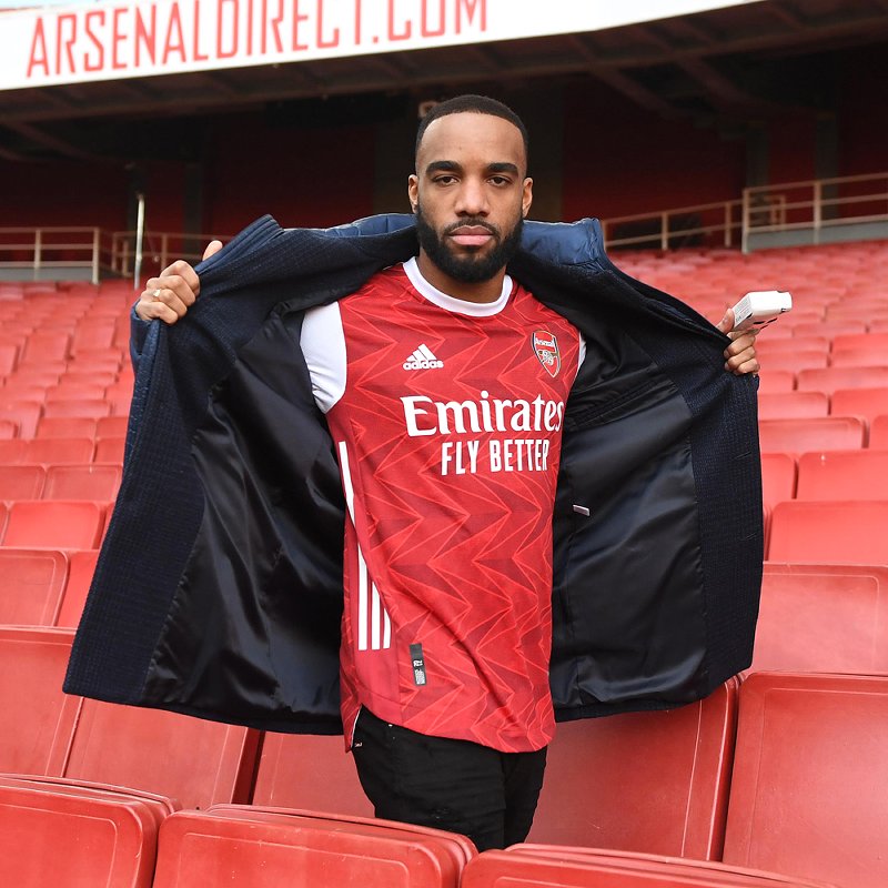 "Arsenal" yeni formasını təqdim etdi - FOTOLAR