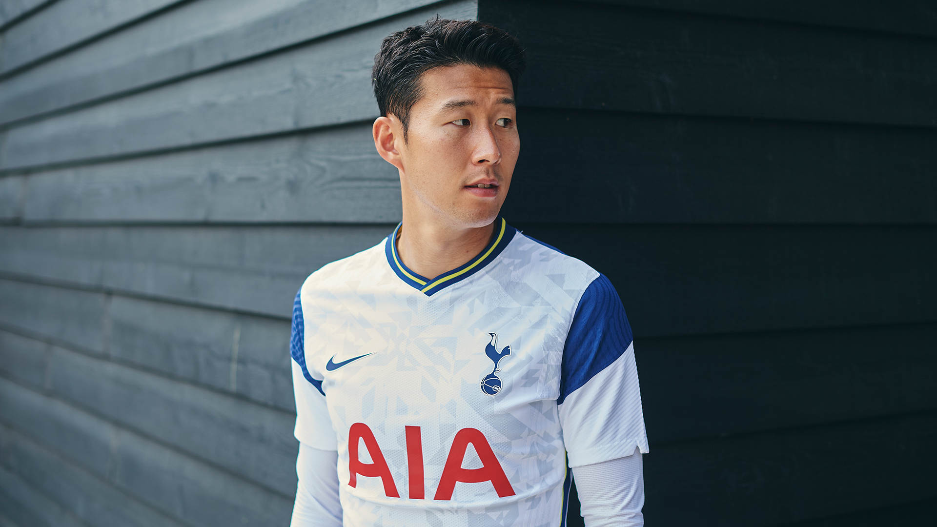 "Tottenhem" yeni formalarını təqdim etdi - FOTOLAR
