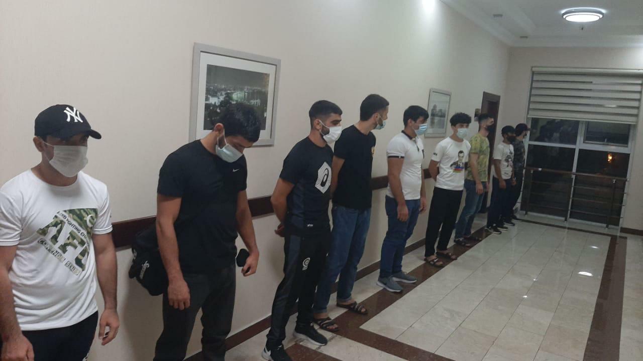 Karantin rejimini pozub idman zalına getdilər - FOTO