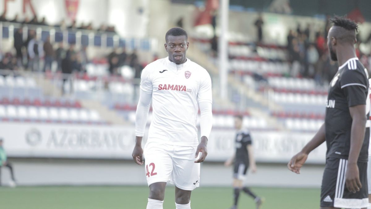 "Keşlə"də qalmaqal: Baş məşqçi və futbolçu bir-birini yalançı adlandırdı