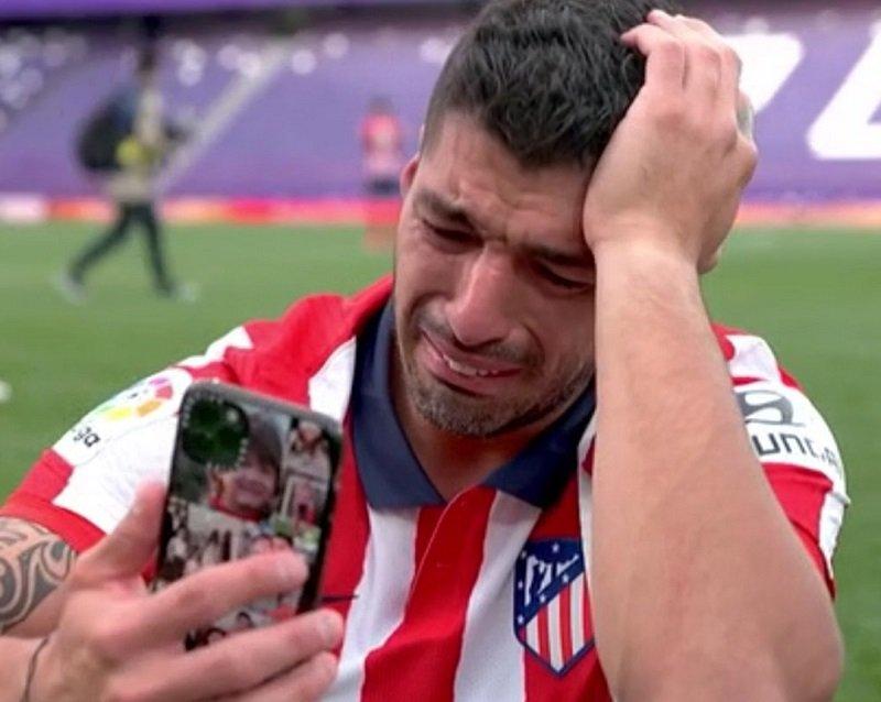Ulduz futbolçu çempionluqdan sonra ağladı - FOTO