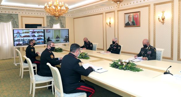 Vilayət Eyvazov Bakıdakı idman tədbirləri ilə bağlı müşavirə keçirdi