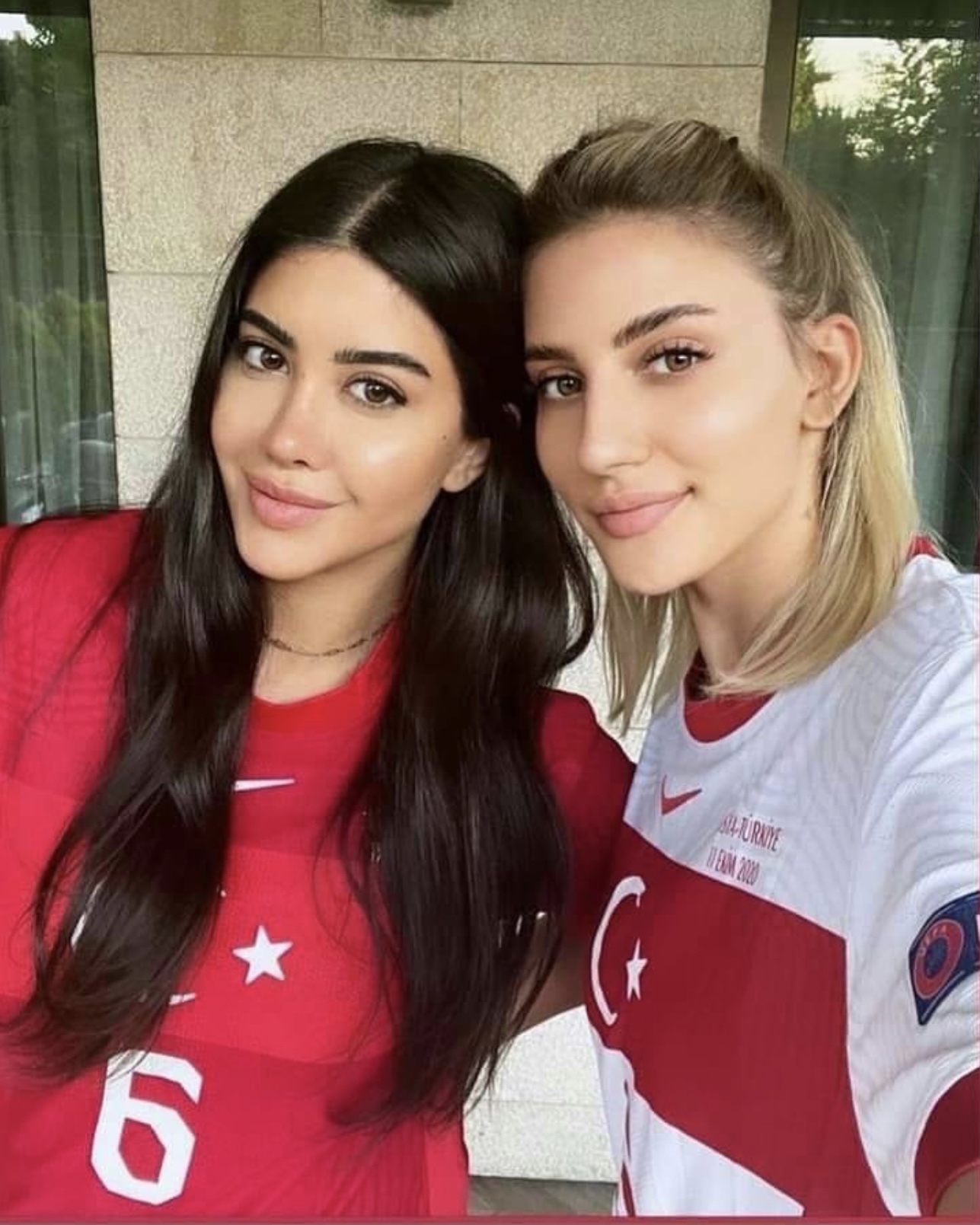 11 stadionun gözəlləri: Siyahıda “CBC Sport”un aparıcısı da var - FOTOLAR