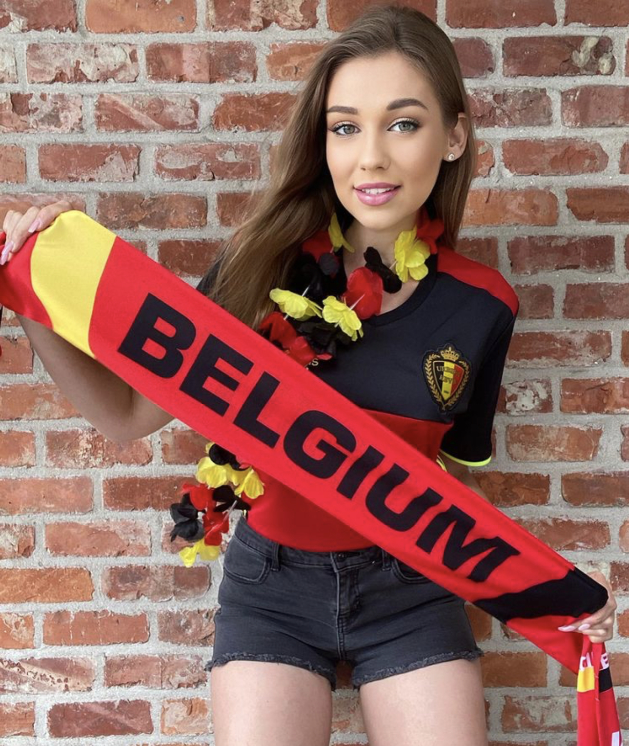 11 stadionun gözəlləri: Siyahıda “CBC Sport”un aparıcısı da var - FOTOLAR