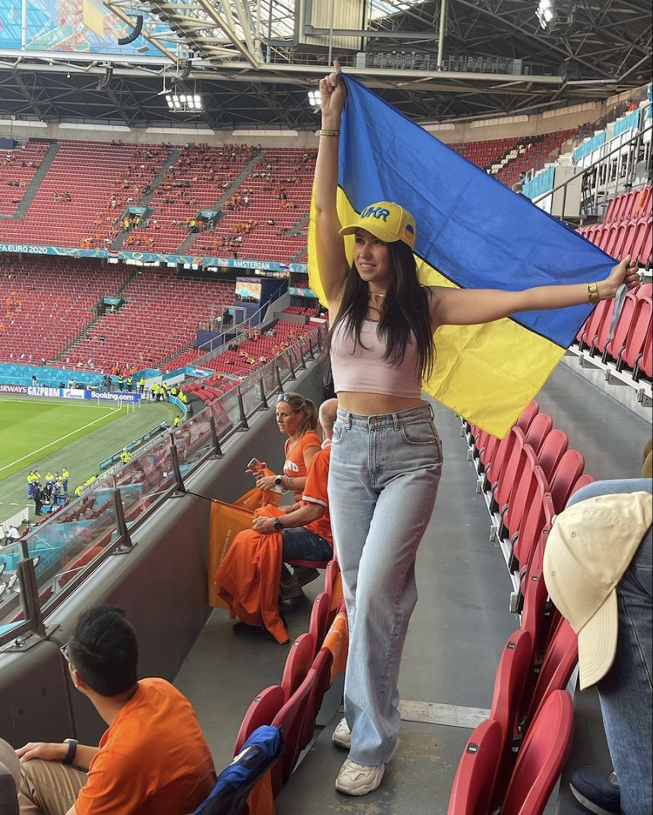 11 stadionun gözəlləri: Siyahıda “CBC Sport”un aparıcısı da var - FOTOLAR