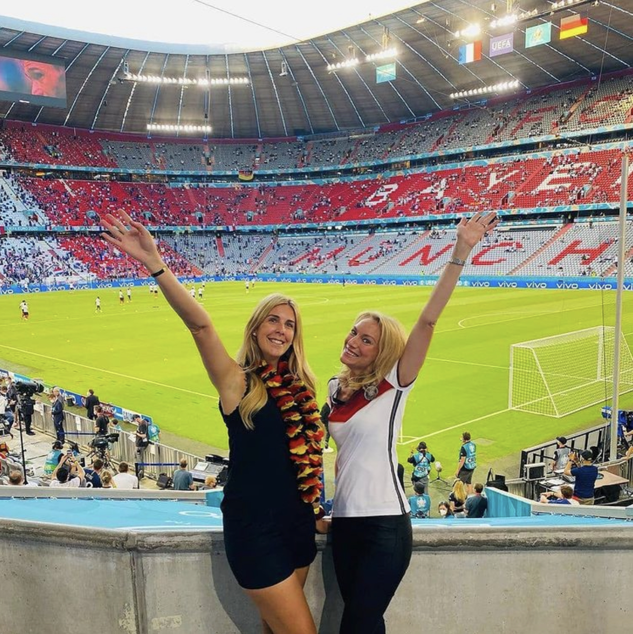 11 stadionun gözəlləri: Siyahıda “CBC Sport”un aparıcısı da var - FOTOLAR