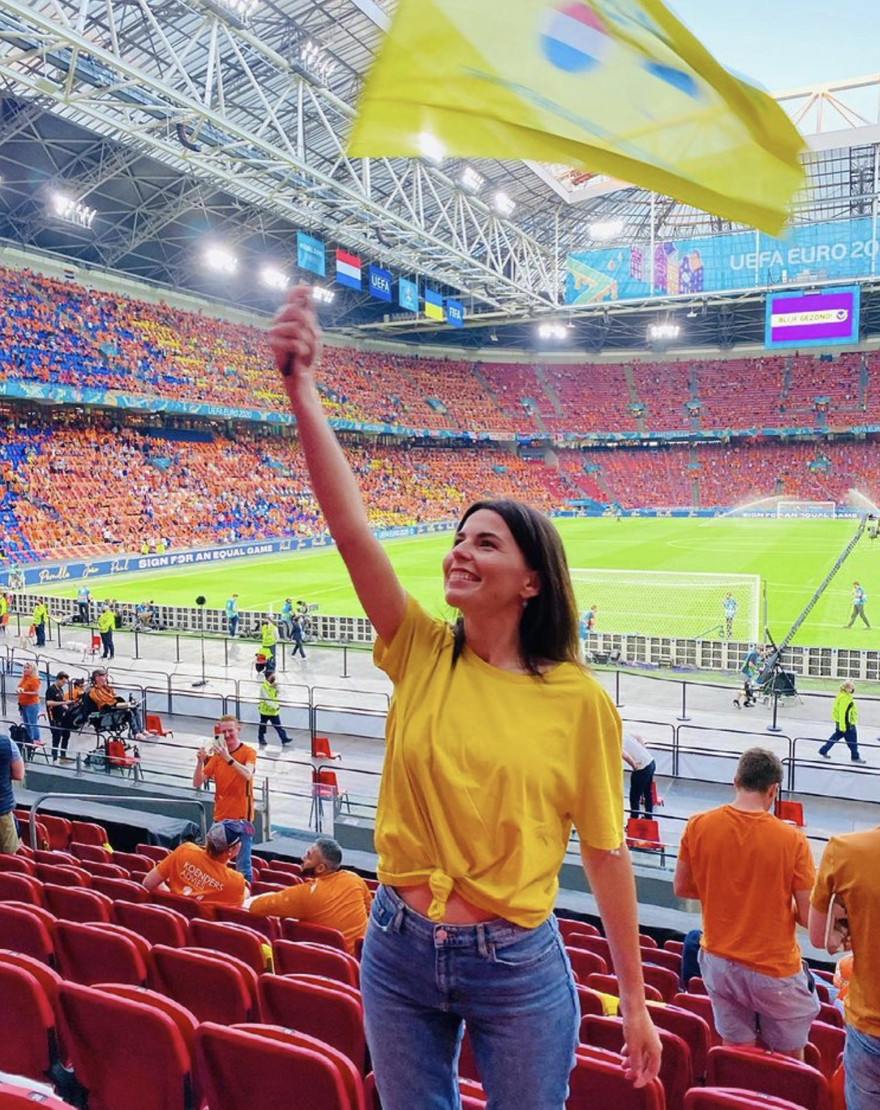 11 stadionun gözəlləri: Siyahıda “CBC Sport”un aparıcısı da var - FOTOLAR
