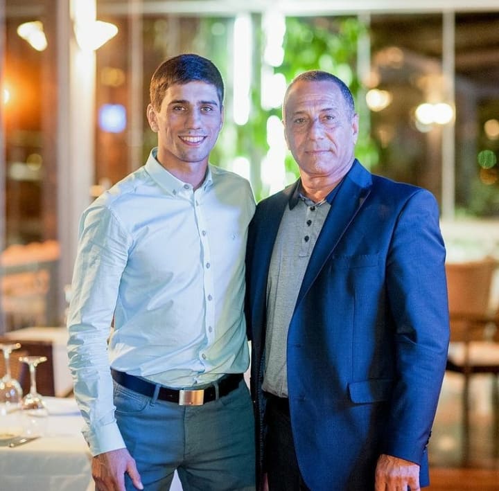 "Rüstəmin yarışlarını izləmək mənə çətin olsa da..." - Bayraqdarımızın atası