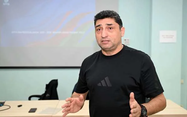 "Neftçi" rəqiblərinə çətin anlar yaşadacaq" - Aslan Kərimov 