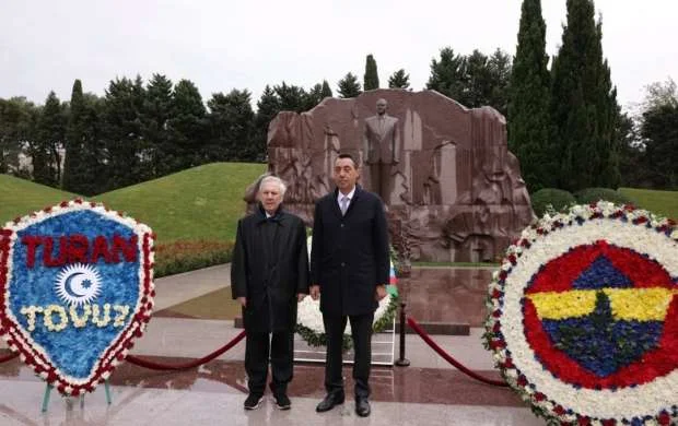 "Turan Tovuz" ilə "Fənərbağça"nın nümayəndələri Heydər Əliyevin məzarını və Şəhidlər xiyabanını ziyarət etdilər 